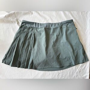 Avia Women's Skort in Sage Green